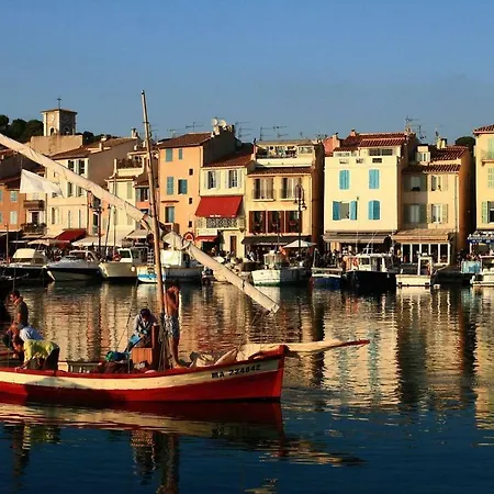 Le Piano Par Dodo-a-cassis Apartment Cassis